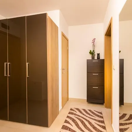 Nice And Cozy Flat In The Center Sofia Exterior photo