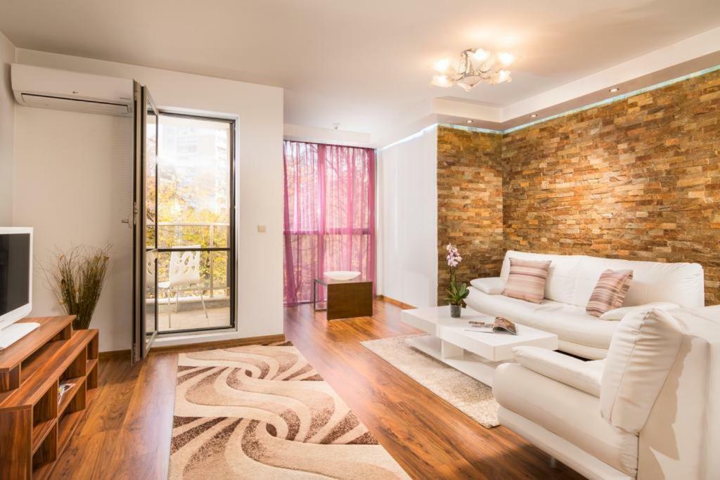 And Cozy Flat In The Center Apartment